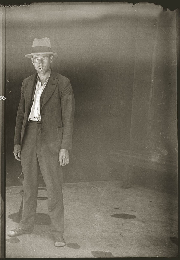 vintage 28 Vintage Portraits of Criminals from 1920's